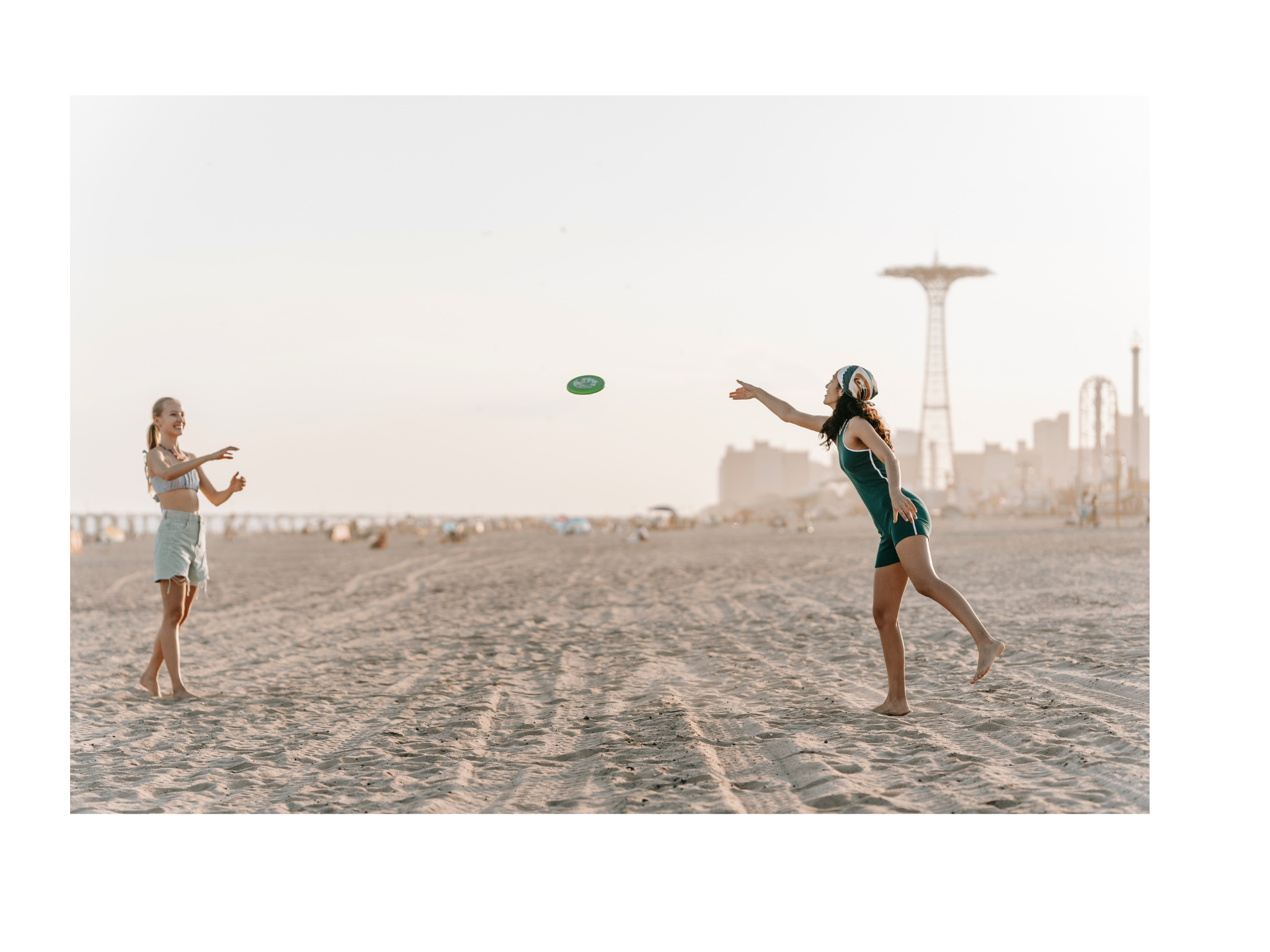 Frisbit Beginner Guide: Choosing the Frisbee for Outdoor Activities - Flying ...